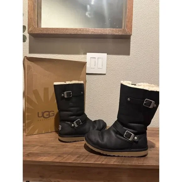 Ugg Australia Kensington Black 1969 Sheepskin Women Boot w Zipper Size 4