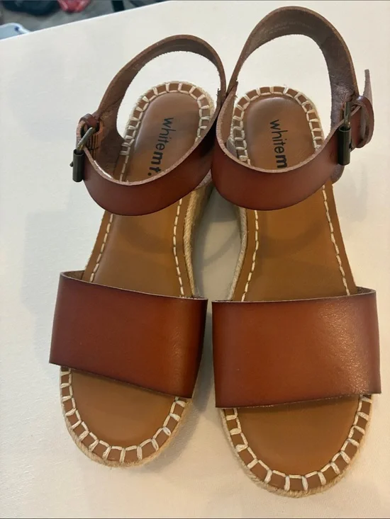 Brown Minimalist Vegan  2.5” Heel Espadrille Sandals Size 7
