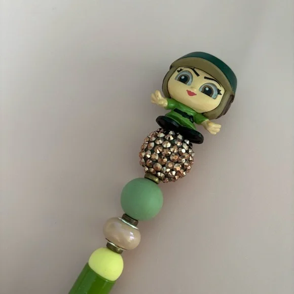 Disney Doorables: Star Wars: Princess Leia hat handmade beaded pen