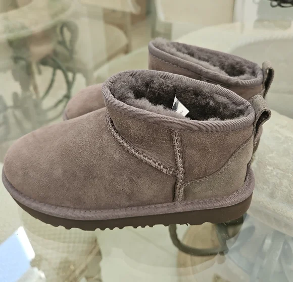 UGG Gray Shearling-Lined Boot Interior