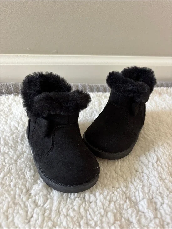 Wonder Nation Black Faux Fur Baby Boots