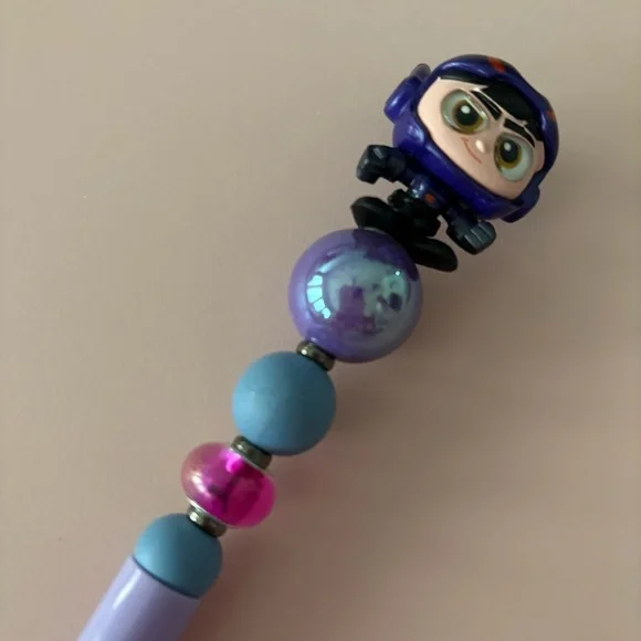 Disney Doorables: Big Hero 6: Hiro Hamada in hero suit handmade beaded pen