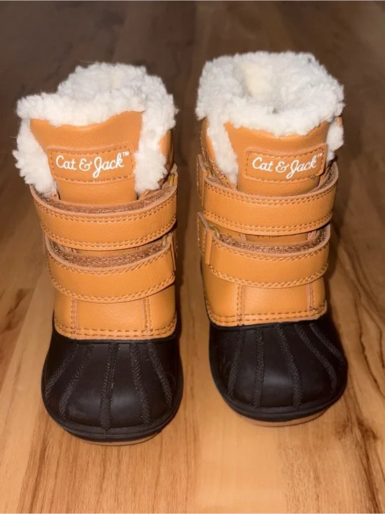 NWOT Cat & Jack Denver waterproof snow boots