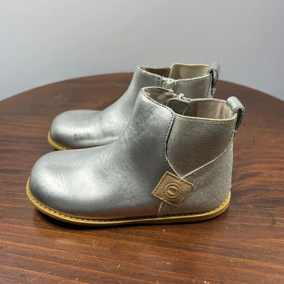 Livie & Luca‎ Wink Boots Girls Size 12 Silver Metallic Leather Ankle Booties