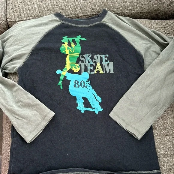 Gymboree Boys Size 10 Long Sleeve Skateboard Raglan T-shirt Black Gray