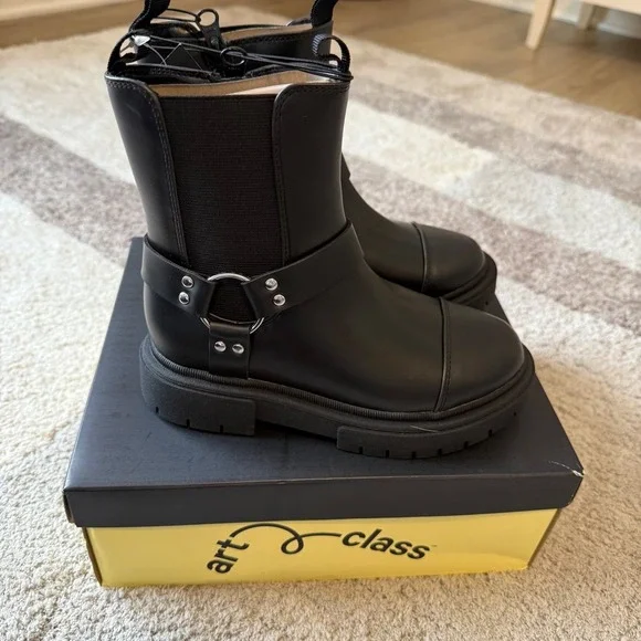Art Class Kids Crosby Boots Black Harness Moto Lug Sole Side Zip Size‎ 13 NIB