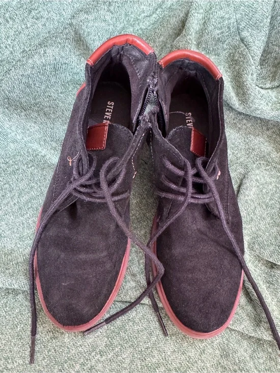 Steve Madden Kids Black Suede Chukka Boots Size 2
