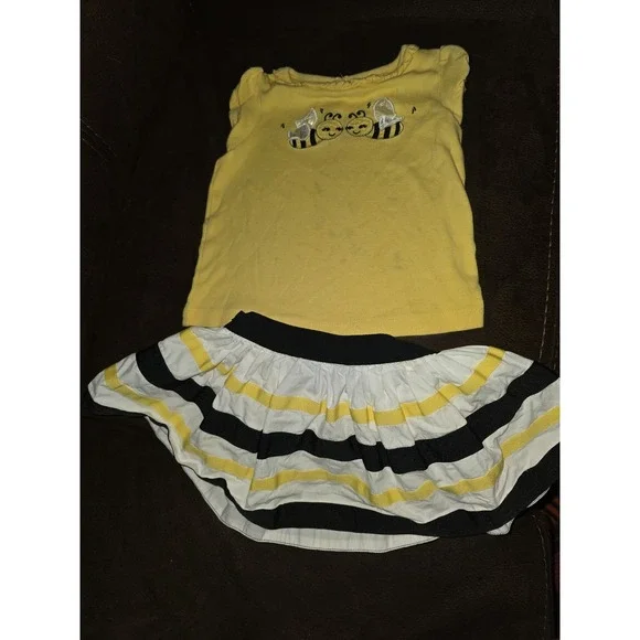 Gymboree bee chic top size 2t‎ striped skirt size 18 24 months