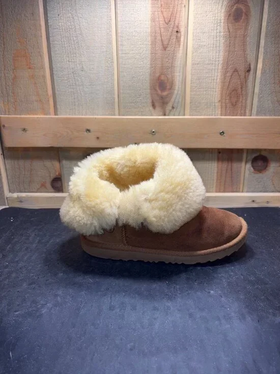 UGG Girls 1017400K Classic Boots Size US 4 UK 3 EU 34 Brown Suede Shearling