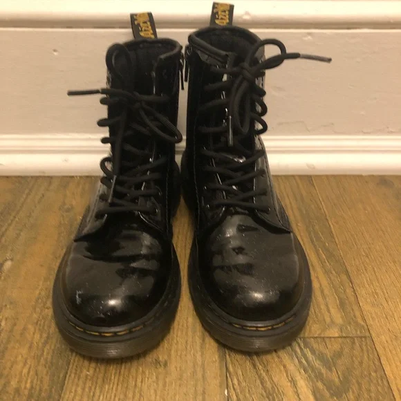 Dr.‎ Martens Black Glitter Boots Sz. 2