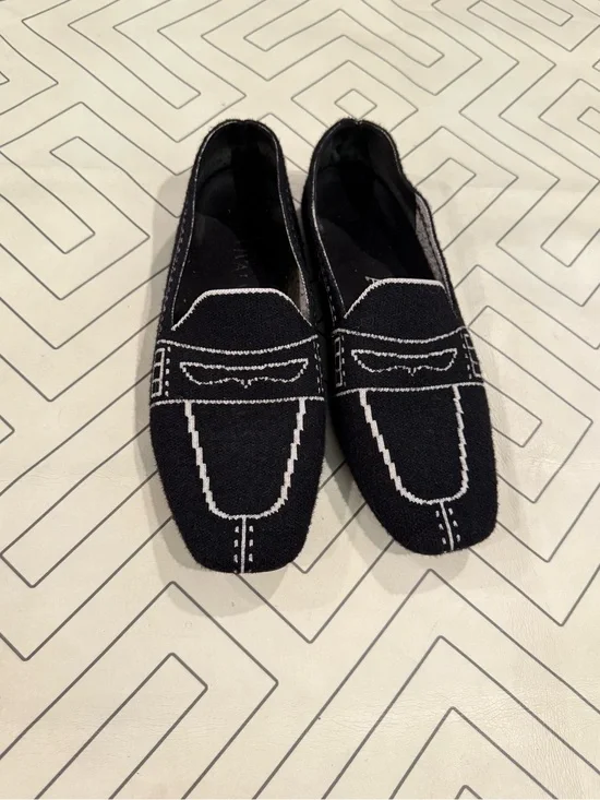 Vivaia Black Printed Loafer Flats