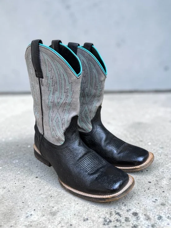 Ariat Youth Relentless Unrivaled Western Boots in Black Jag/Glo Grey Size 3