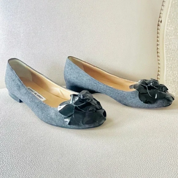 Manolo Blahnik gray flannel flats with black patent flower 38
