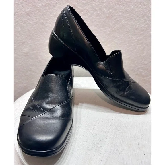 Clarks Womens Black Leather Slip On Loafers Wedge Shoes 8.5M 84629