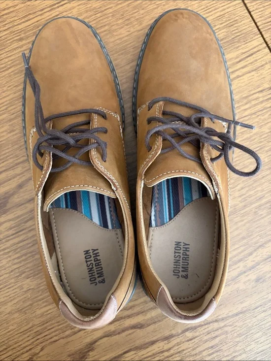 Johnston & Murphy Boy’s Tan Suede lace up dress shoes