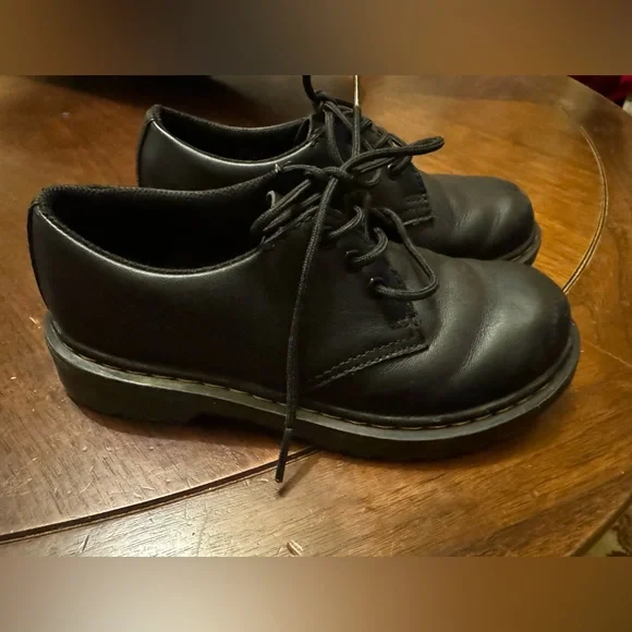Dr. Martens Kids Black Shoes Size 1 Grunge  streetwear  Back to school  preppy