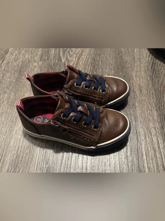 Cat & Jack Brown Leather-Style Dress Shoes with Navy Laces and Red Accents