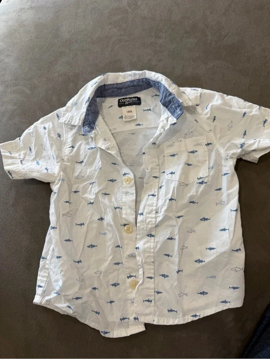 OshKosh B'gosh White Short-Sleeve Button-Up with Blue Shark