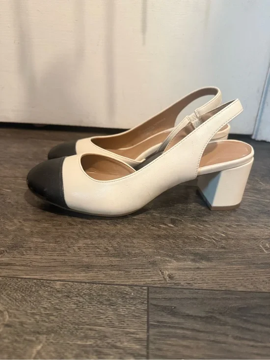 Two-Tone Slingback Block Heel Pumps - Cream and Black