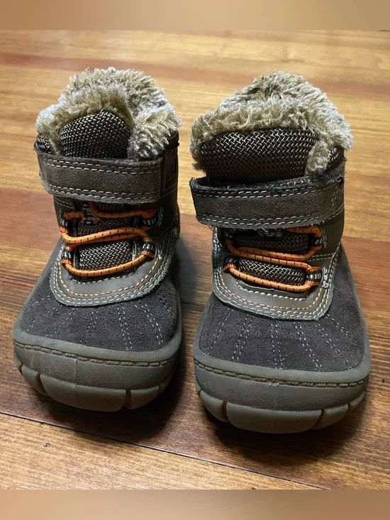 OshKosh B'gosh Brown & Orange Winter Boots Size 6