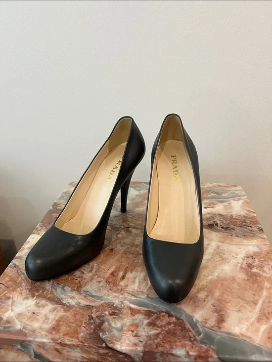 Prada Grey Leather Classic Pointed-Toe Heels