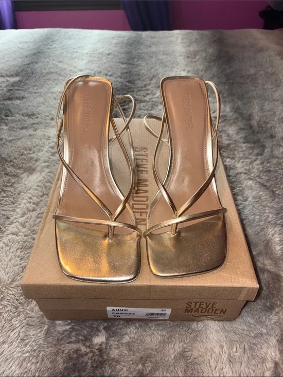 Steve Madden Annie Champagne Strappy Square-Toe Sandal 👑