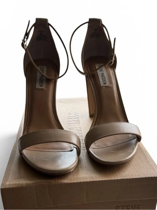 Steve Madden Carrson block heels in blush leather, size 9