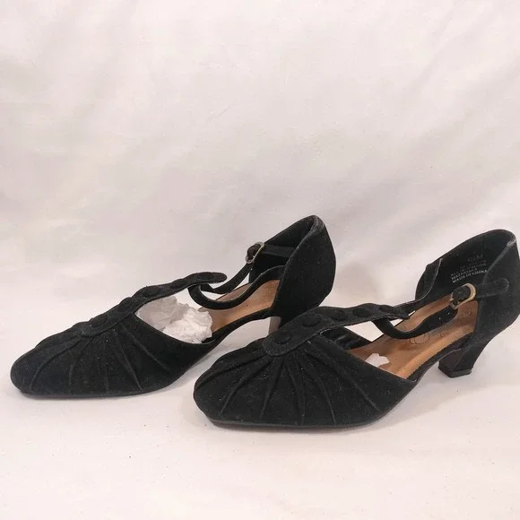 Softwear Retro 20s Black Pumps; Flapper Style T-Strap Faux Suede Heels