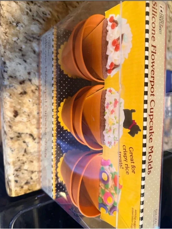 Mary Engelbreit Orange Silicone Flowerpot Cupcake Molds