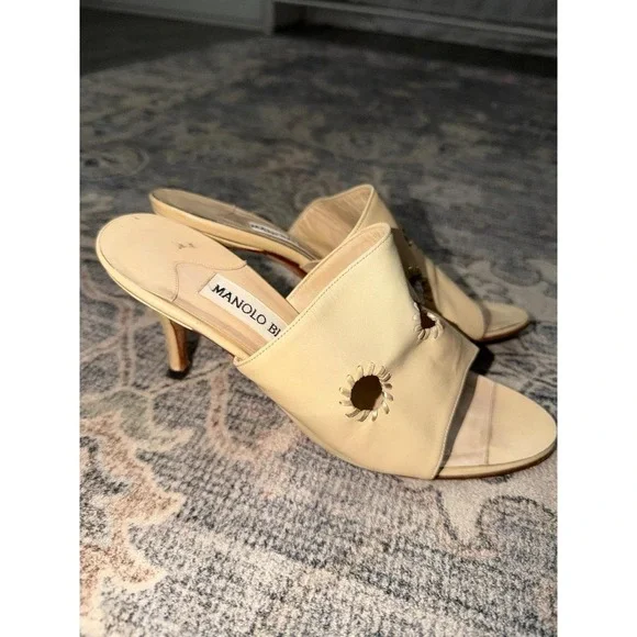 Vintage Manolo Blahnik Beige Leather Mule Heels Eyelet Cutout