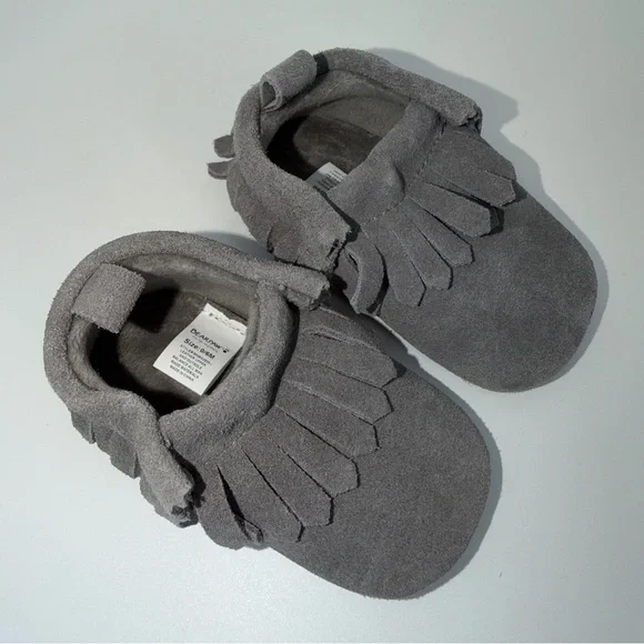 BearPaw Gray Genuine Suede Fringe Infant Moccasins size 0-6mo