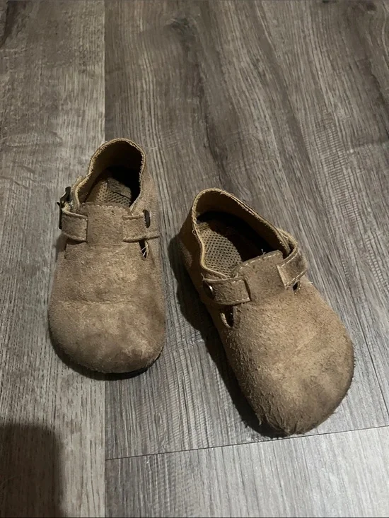 Guc  potatoe shoes  by Ruizu Size (8toddler)