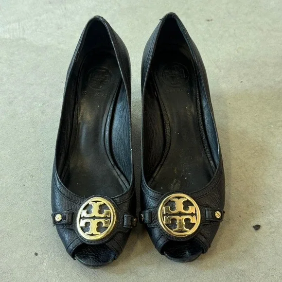 Tory Burch black leather wedge heels Sz 7.5