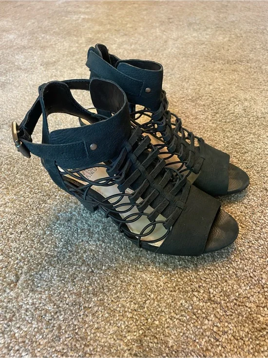 Vince Camuto black Caged  Strappy Gladiator Open-Toe Heeled Sandals - Women Sz 6