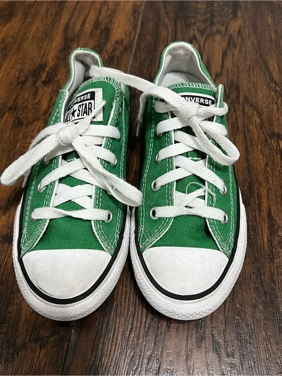 Converse Kids Low Top Sneakers in Green with White Accents