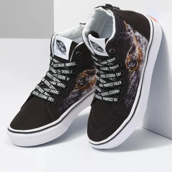 VANS X PROJECT CAT KIDS COMFYCUSH SK8-HI ZIP |‎ NEW in BOX/NWT!!👟🖤