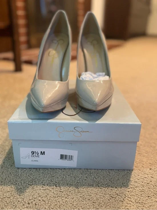 Jessica Simpson Dove Patent Pointed-Toe Pumps in Light Gray
