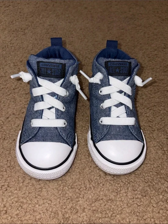 Converse toddler Kids Blue Canvas High-Top Sneakers with White Accents size 7