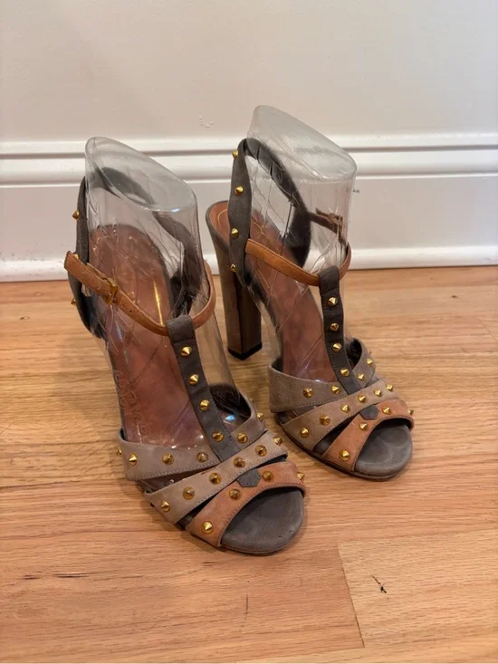 Gucci Jacqueline suede studded T-strap sandals size 37.5