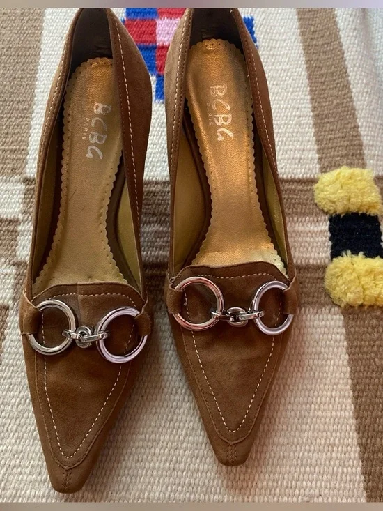 BCBG y2k Suede Kitten Heels