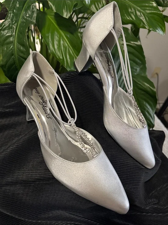 Easy Street Moonlight Silver Satin/Rhinestone Elastic Strap Pumps - Size 10M