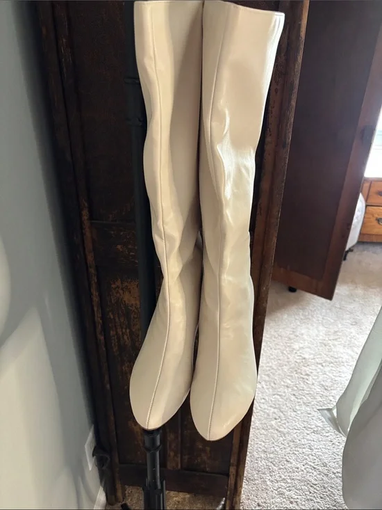 Women's Tall Cream Knee-High Boots - Sleek Modern Style