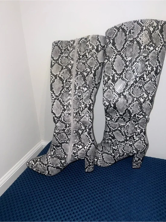 TOP Moda Black & White Snake-Print Knee Boots