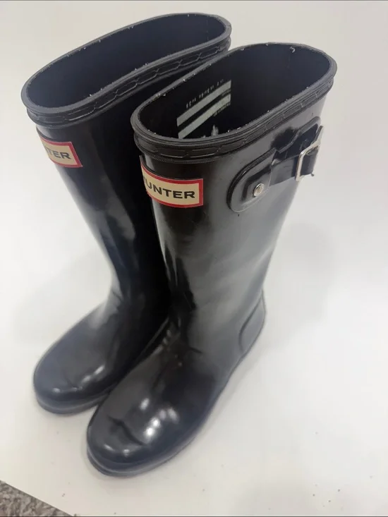 Hunter boots original kids gloss boys size US 3. Girls size 4.