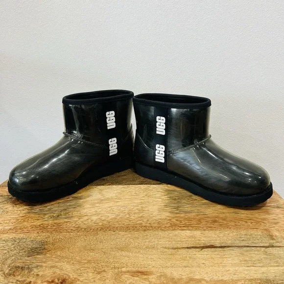 UGG Classic Clear Mini II Girls Size 5Y Black Casual Waterproof Ankle Rain Boots
