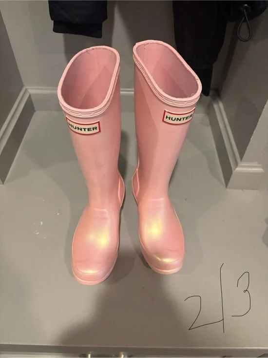 Hunter Pale Pink High Gloss Wellington Boots