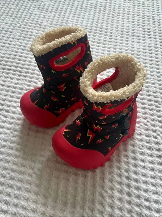 Bogs B-Moc Lightning Bolt Waterproof Snow Boots Black Red Lined Toddler Size 4