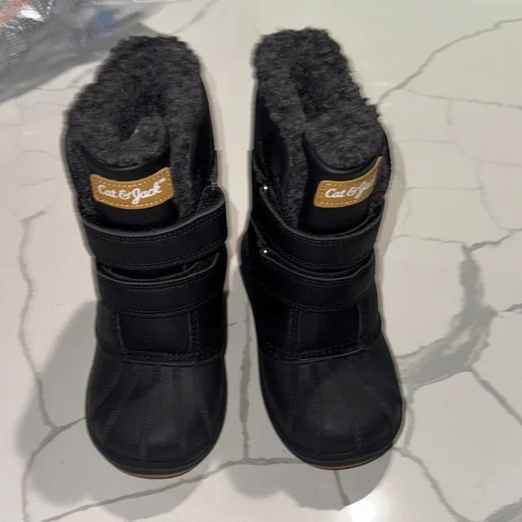 Cat and Jack Girls Black Snow Boots Faux Fur 11