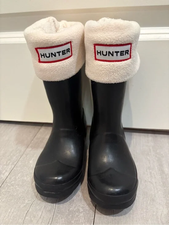 Hunter Black Rain Boots with Cream Sherpa Insert and Logo