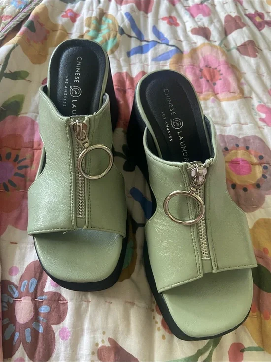 Chinese Laundry Mint Slide Wedge Mules with Silver Ring Zip 6.5